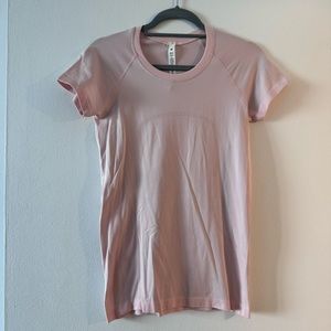 Lululemon Swiftly Tech T-Shirt Size 6